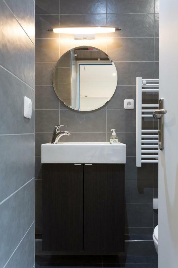 Studette De Charme Neuve Proche Invalides Appartement Parijs Buitenkant foto